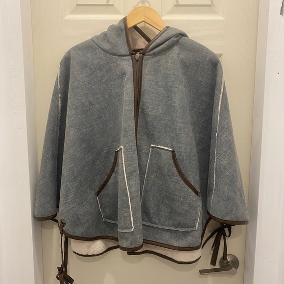 Hooded and Reversible Poncho Cape - Picture 5 of 9